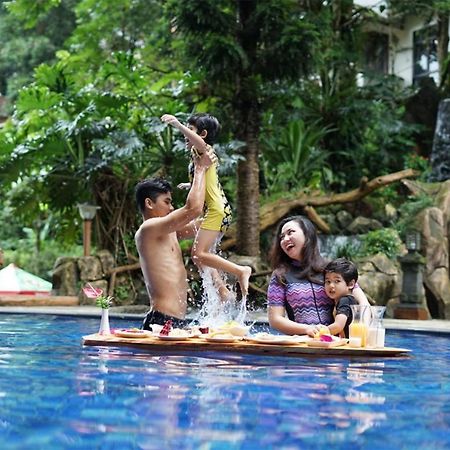 Safari Resort Puncak Exterior photo